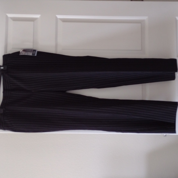 Liz Claiborne career pants - Picture 4 of 11